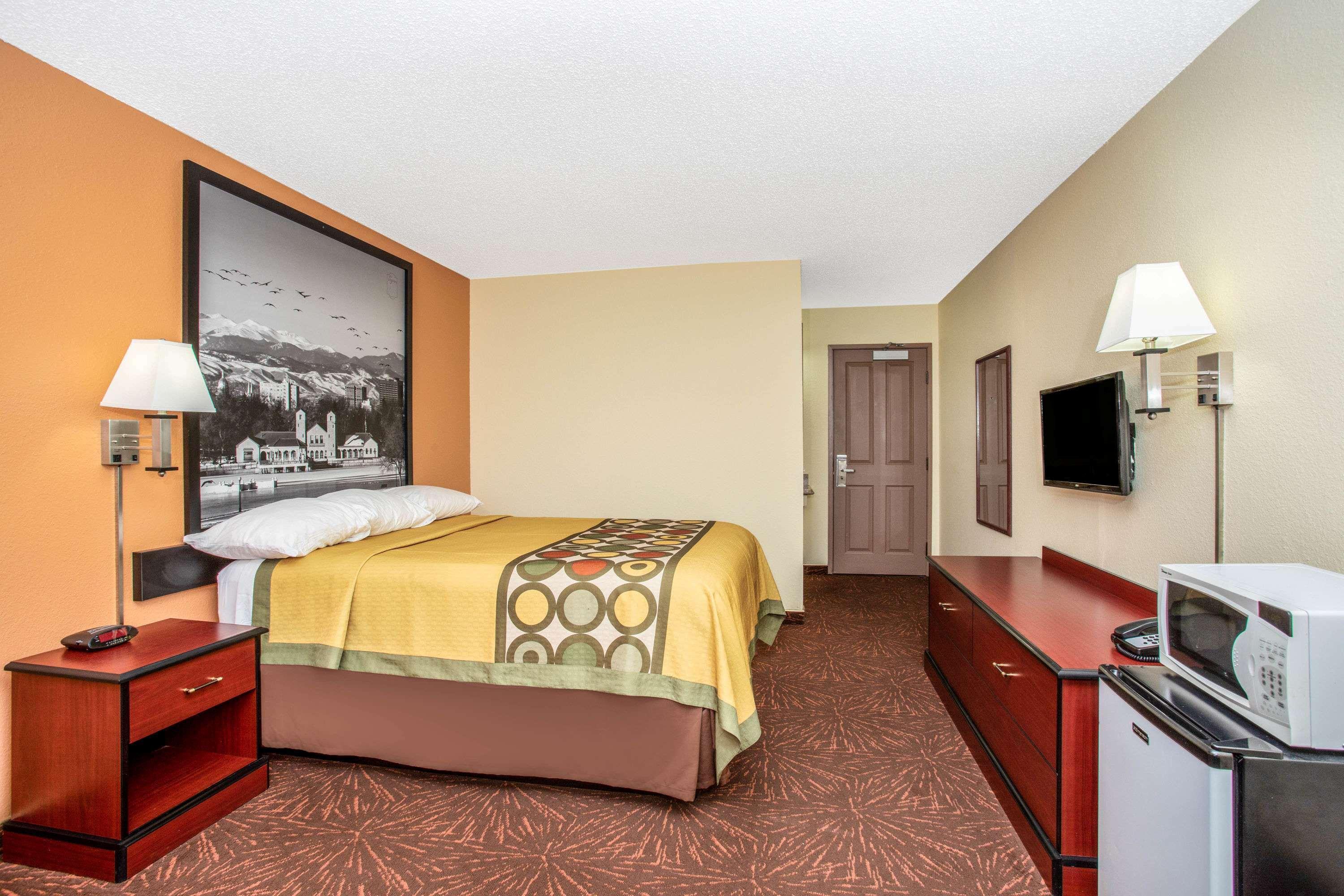 Oyo Hotel Castle Rock Co Downtown Extérieur photo