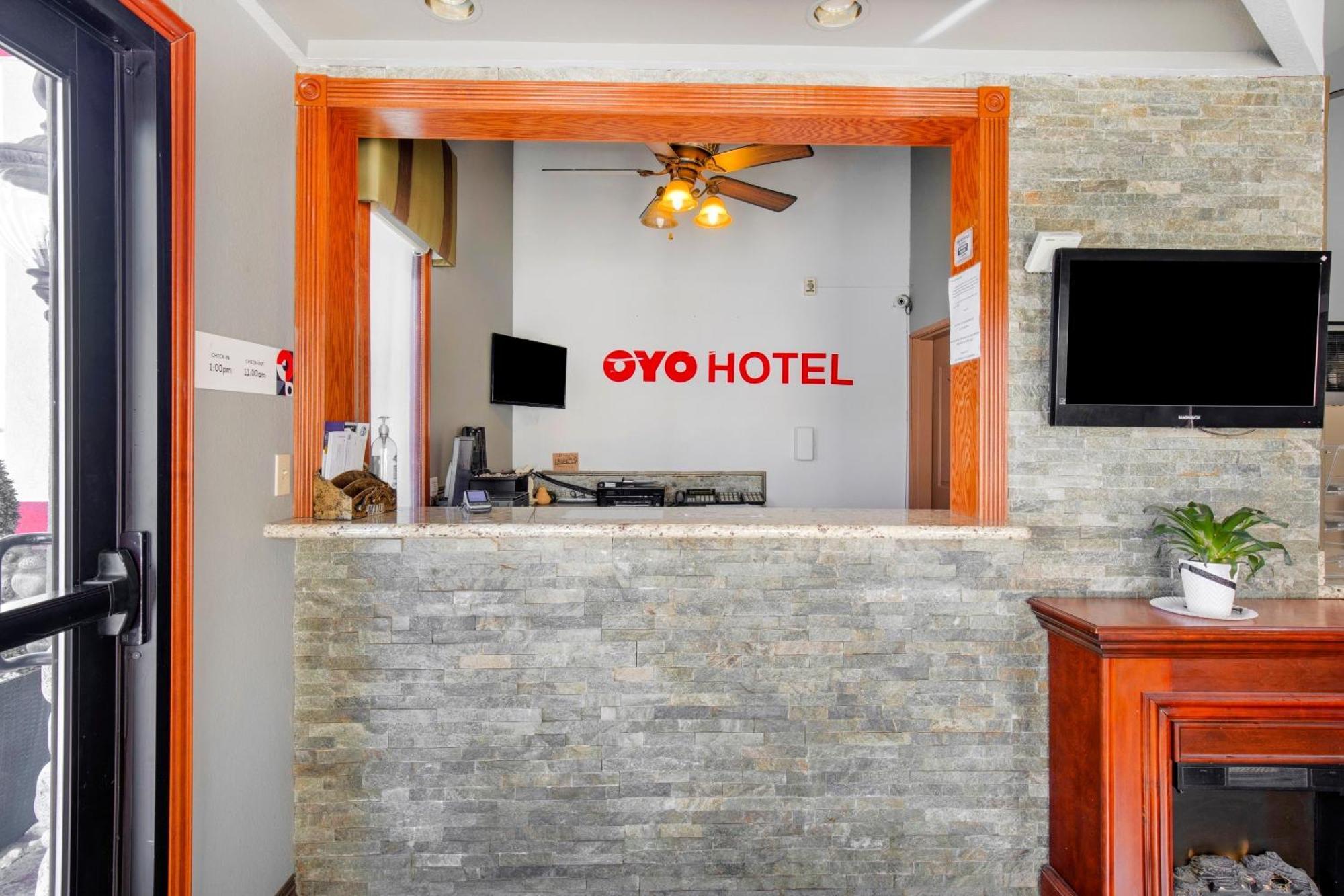 Oyo Hotel Castle Rock Co Downtown Extérieur photo