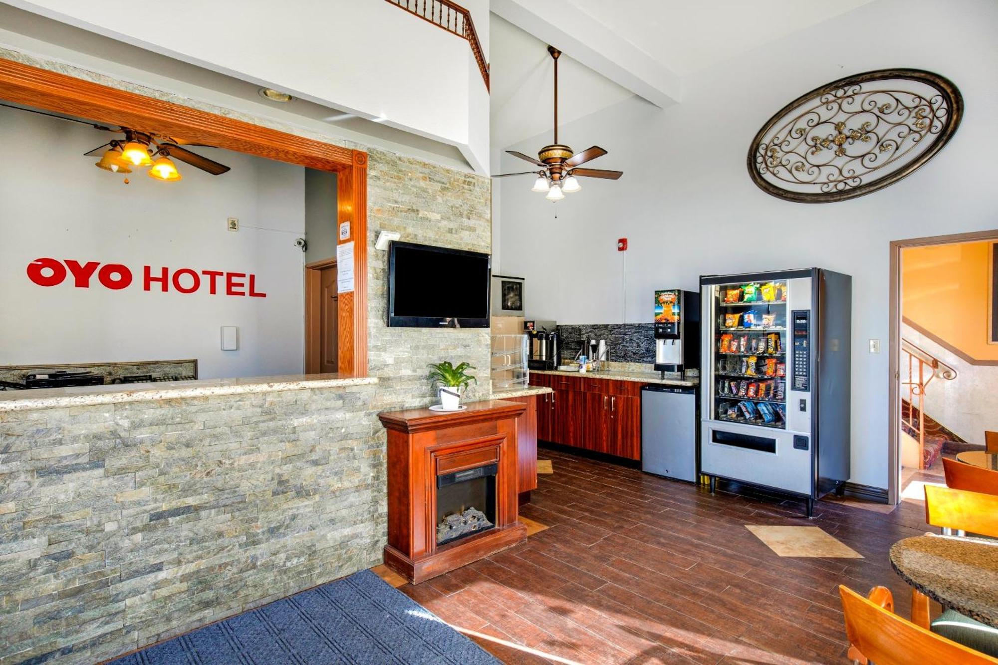 Oyo Hotel Castle Rock Co Downtown Extérieur photo